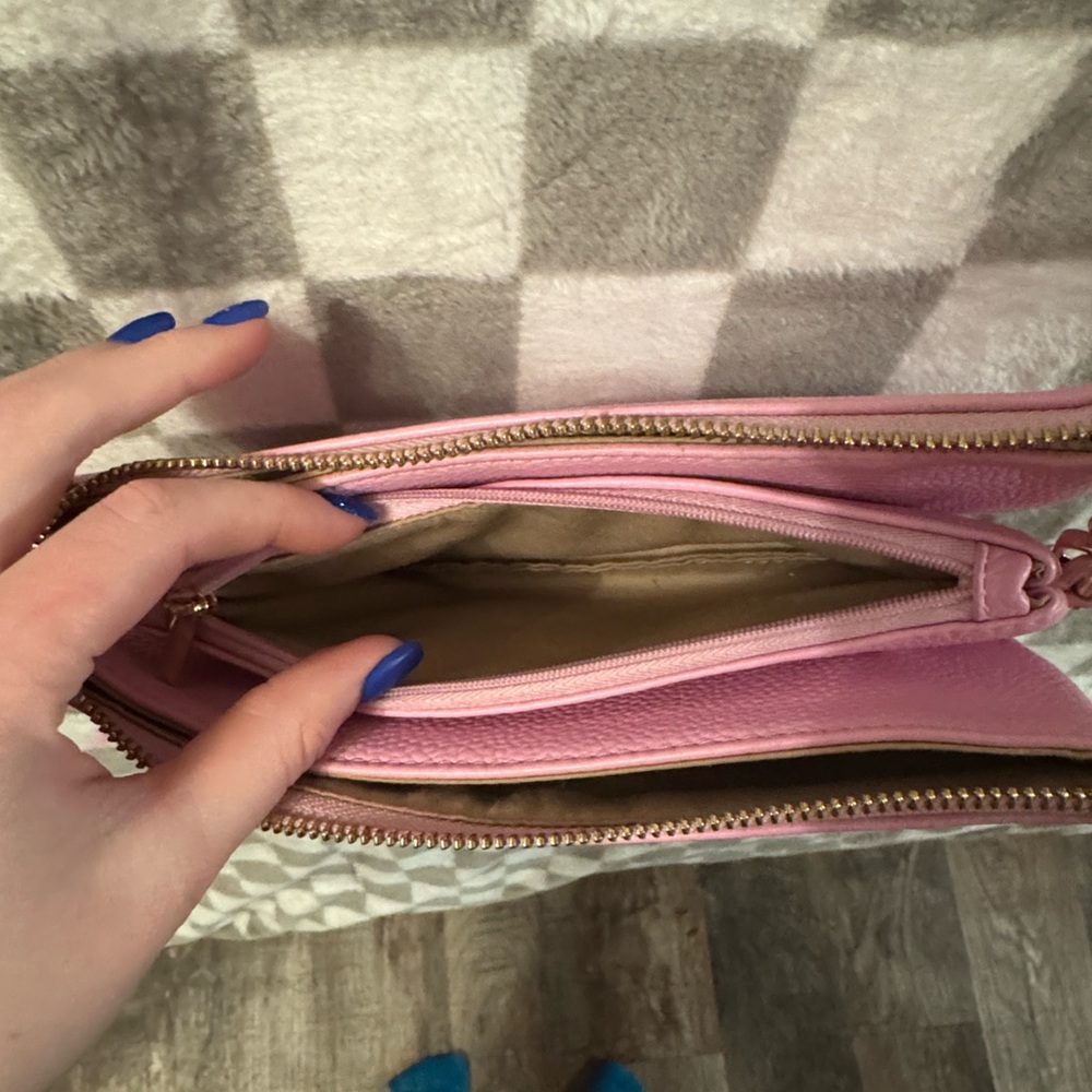 Nanette Lepore Women’s Pink Dome CrossBody Bag Multiple Storage Units - Picture 12 of 13